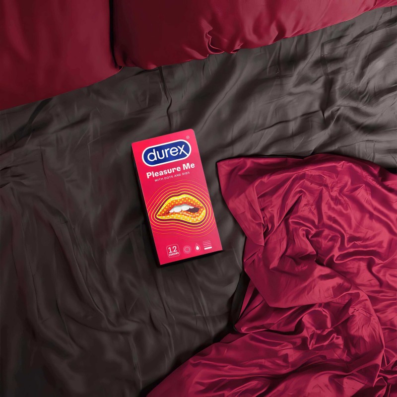 Durex Pleasure Me - bordázott-pontozott óvszer (12db) 108563 termék bemutató kép