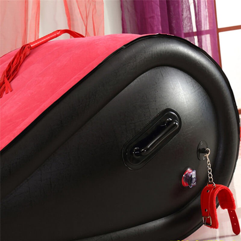 Desirel Magic Pillow - felfújható BDSM szexbútor - bilinccsel (piros) 70272 termék bemutató kép